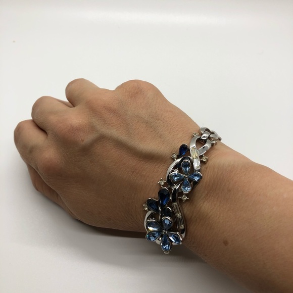 Sold! Vintage Costume Jewelry Bracelet - Picture 8 of 8